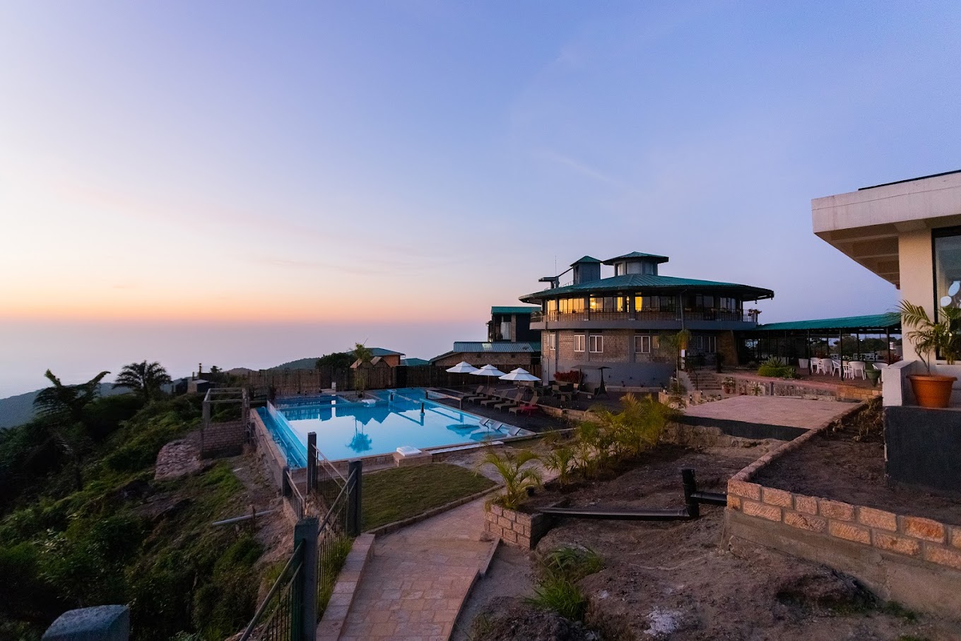 Hotel in Cherrapunji Low Price for Family